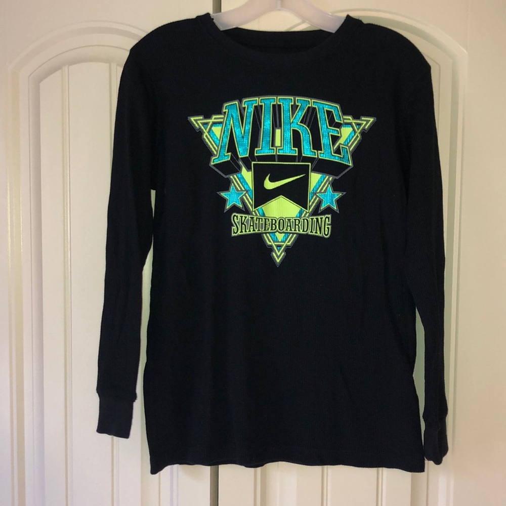 Boys NIKE Thermal Long Sleeve Skateboarding Shirt